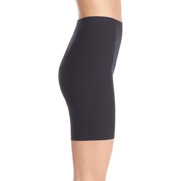Spanx Thinstinstincts Mid-Thigh Short ⭐️ - Picture 3 of 5
